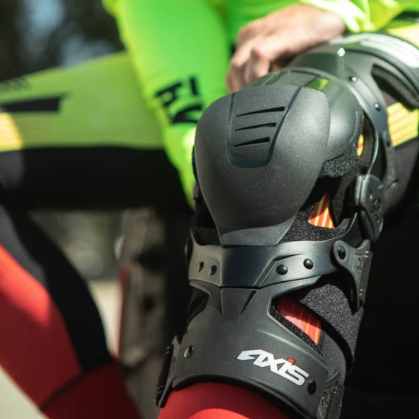 EVS Axis Sport Knee Brace | AXISS - BK - MojoMotoSport.com