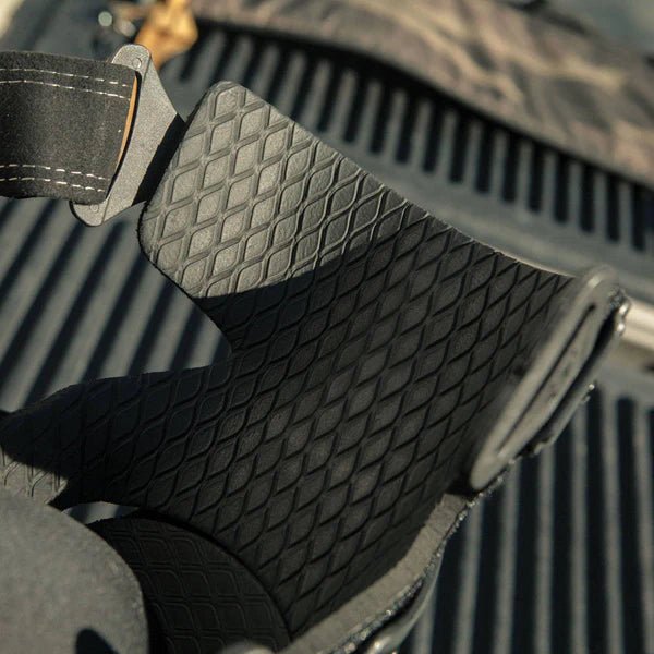 EVS Axis Sport Knee Brace | AXISS - BK - MojoMotoSport.com