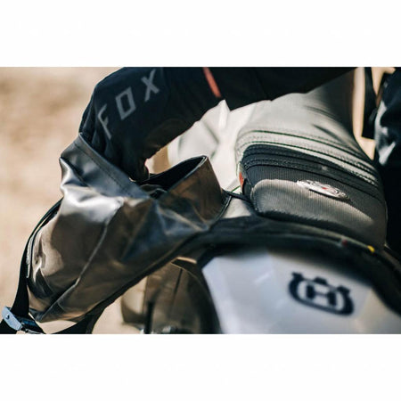 Giant Loop MoJavi Saddlebag | MSB20 - MojoMotoSport.com