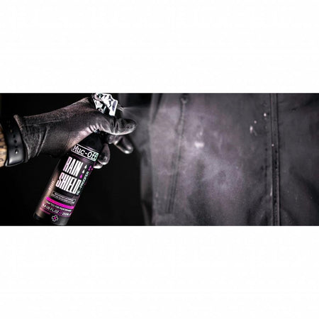 Muc - Off Rain Shield Water - Re - Proofer Spray | 20506US - MojoMotoSport.com