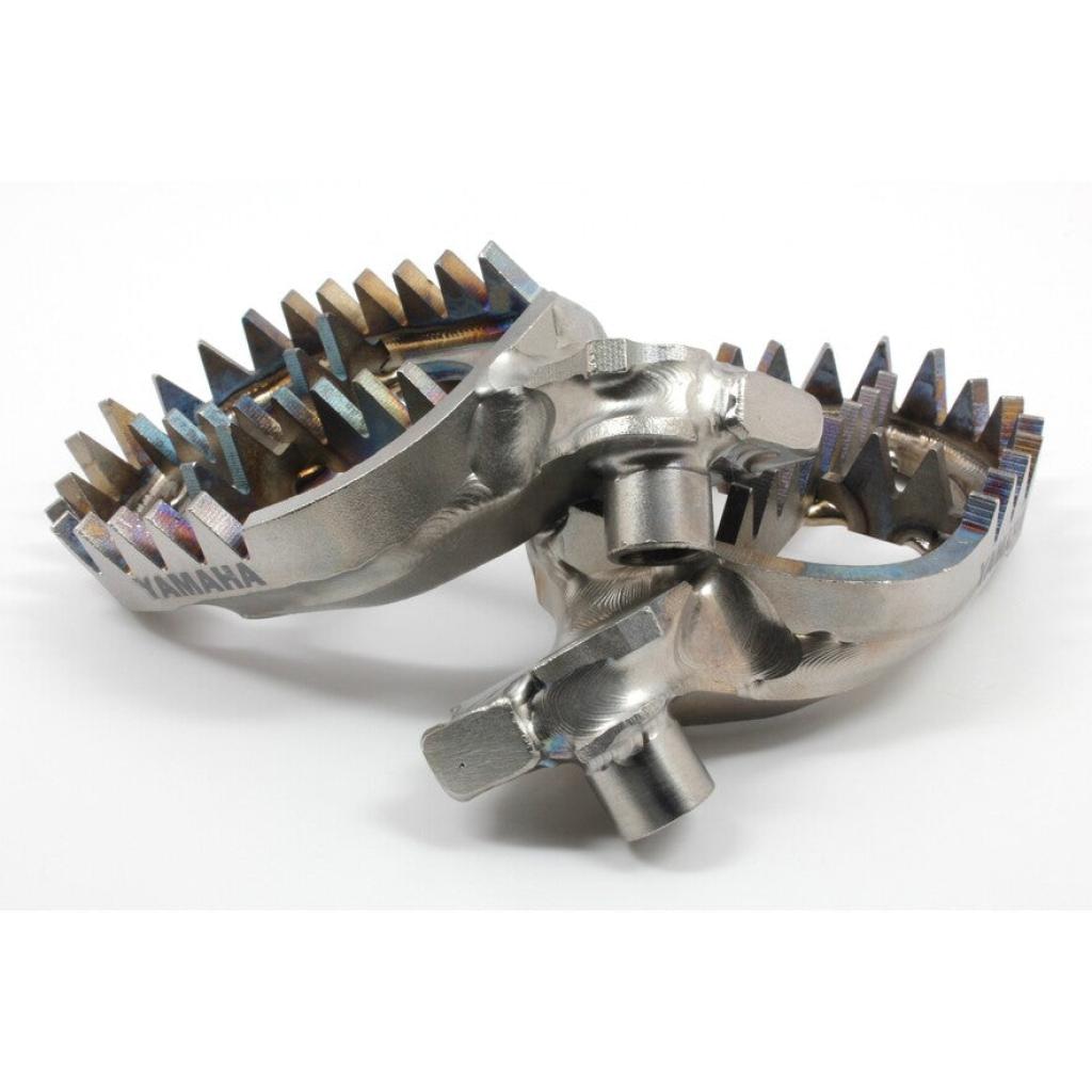 Titanium Pro 4mm Low Offset Footpegs Yamaha 2023 YZ450F - MojoMotoSport.com